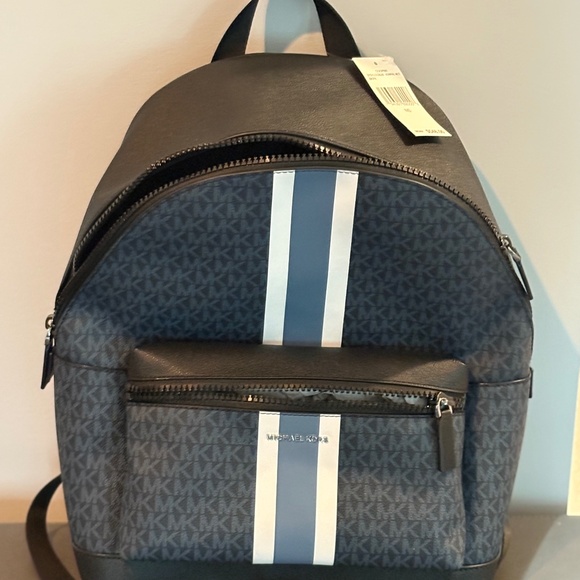 Michael Kors large signature backpack - Picture 1 of 2
